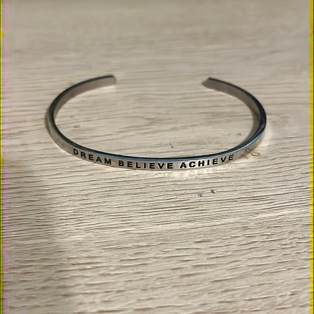 Dream, Believe, Achieve MantraBand